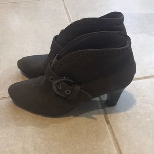 🔥Gray Life Stride heeled boots 👢 size 7🔥